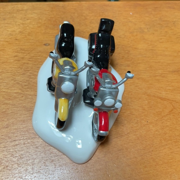 Harley-Davidson Department 56 Motorcycle Figurine - Picture 8 of 12